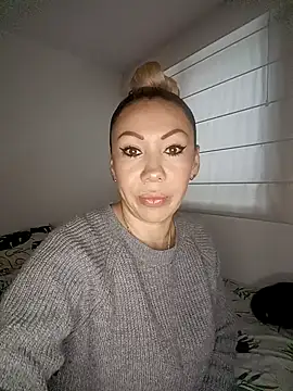 coral smitth online show from 10-12-25, 06:40