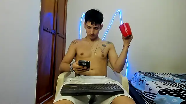 Snapshot of MasterSEX420 chatting on 11-27-25, 01:13 MasterSEX420 online show from 11-27-25, 01:13