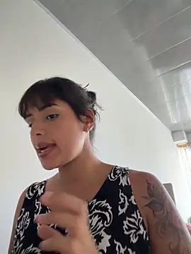 EmmaTorres  online show from 06-17-26, 10:43