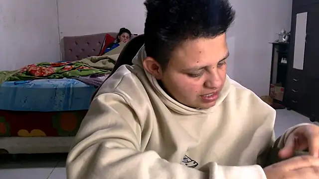 tatsumi nao online show from 10-05-25, 01:15