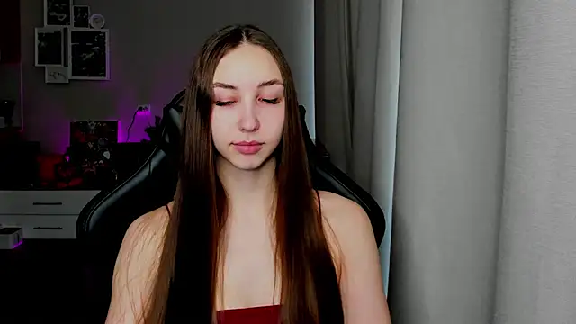 Snapshot of Sm0ly chatting on 03-30-26, 02:45 Sm0ly online show from 03-30-26, 02:45