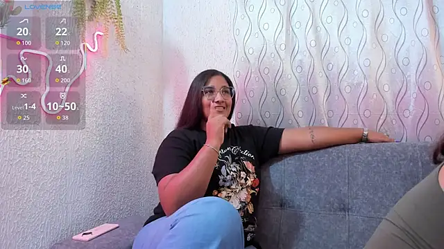 Snapshot of samanthaeliott22 chatting on 11-13-25, 01:04 samanthaeliott22 online show from 11-13-25, 01:04