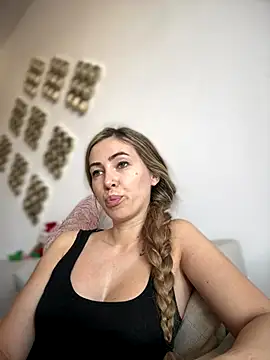 RaquelleDevon online show from 12-19-25, 12:45