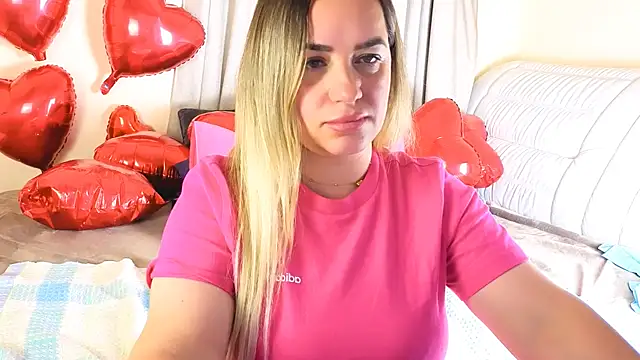 Snapshot of MilenaMiler_X chatting on 02-13-26, 08:38 MilenaMiler X online show from 02-13-26, 08:38