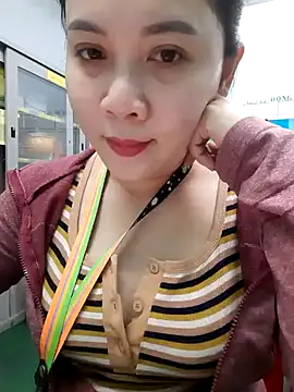 Snapshot of Benlla2802 chatting on 12-16-24, 03:43 Benlla2802 online show from 12-16-24, 03:43