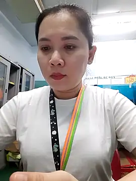 Snapshot of Benlla2802 chatting on 12-17-24, 07:48 Benlla2802 online show from 12-17-24, 07:48