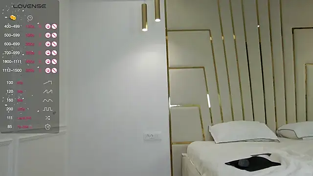 Goodgirlgonabad online show from 03-21-25, 04:40