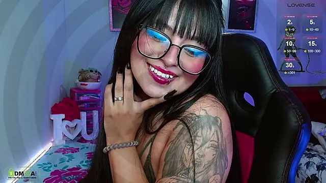 Miss scarllet  online show from 02-28-25, 01:36