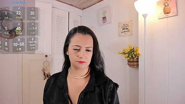 anaruiz  online show from 02-18-25, 10:25