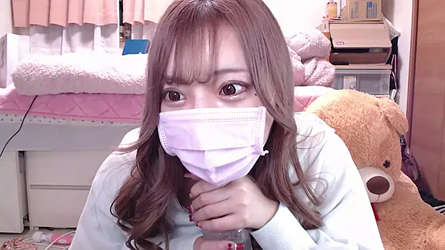 Snapshot of _chanMOMO_ chatting on 12-18-24, 10:51 chanMOMO online show from 12-18-24, 10:51