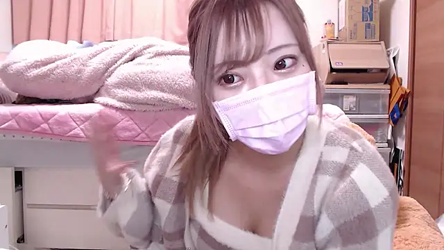 Snapshot of _chanMOMO_ chatting on 12-22-24, 04:50 chanMOMO online show from 12-22-24, 04:50