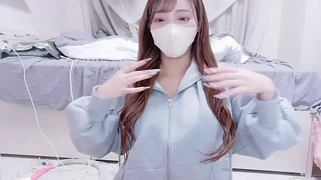 Snapshot of _chanMOMO_ chatting on 10-07-25, 03:42 chanMOMO online show from 10-07-25, 03:42