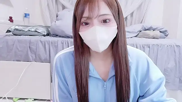 Snapshot of _chanMOMO_ chatting on 11-10-25, 10:58 chanMOMO online show from 11-10-25, 10:58