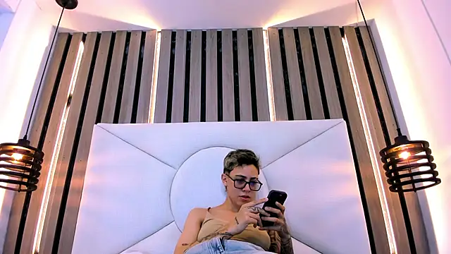 Snapshot of Cutie_Shy_ chatting on 01-12-26, 07:30 Cutie Shy online show from 01-12-26, 07:30