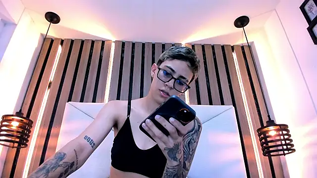 Snapshot of Cutie_Shy_ chatting on 02-04-26, 05:52 Cutie Shy online show from 02-04-26, 05:52