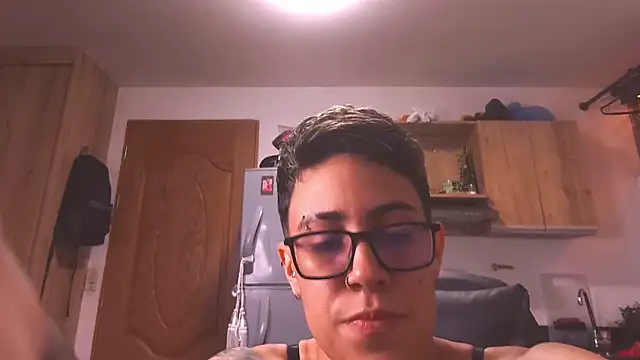 Snapshot of Cutie_Shy_ chatting on 03-09-26, 01:20 Cutie Shy online show from 03-09-26, 01:20