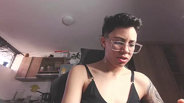 Cutie Shy  online show from 06-01-26, 12:51