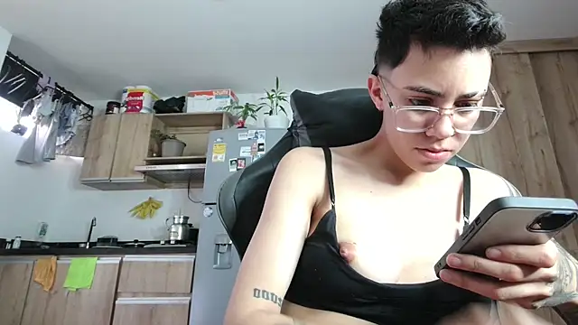 Cutie Shy  online show from 06-24-26, 12:59