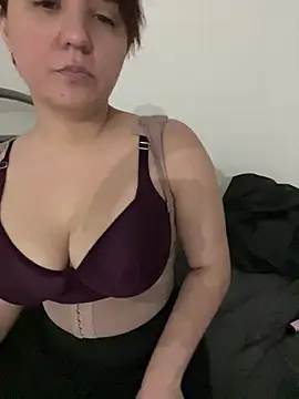 Snapshot of lolitalamasbonita01 chatting on 01-04-25, 02:14 lolitalamasbonita01 online show from 01-04-25, 02:14