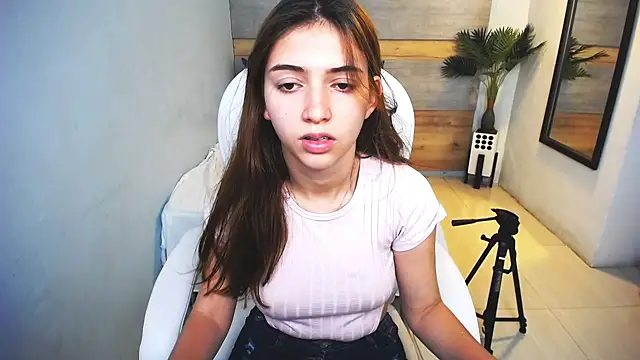 Snapshot of liseth_fox chatting on 12-11-24, 02:09 liseth fox online show from 12-11-24, 02:09