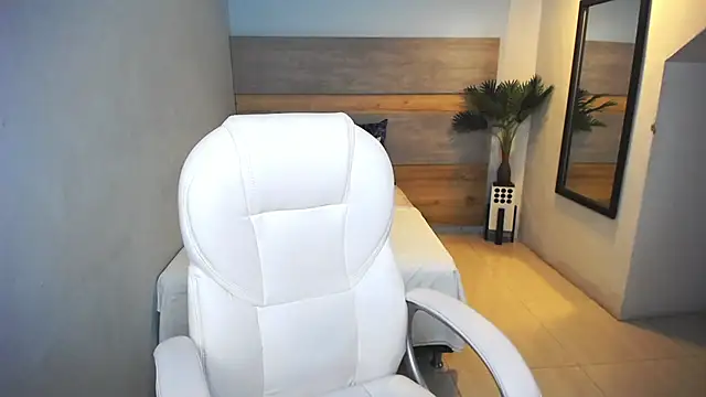 Snapshot of liseth_fox chatting on 12-28-24, 03:15 liseth fox online show from 12-28-24, 03:15