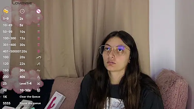 lessliee22  online show from 04-27-26, 06:00