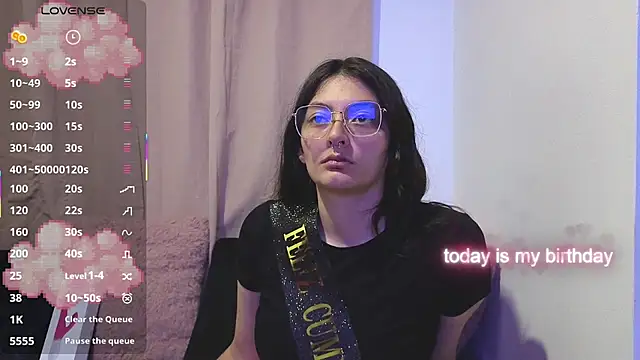 lessliee22  online show from 05-15-26, 06:53
