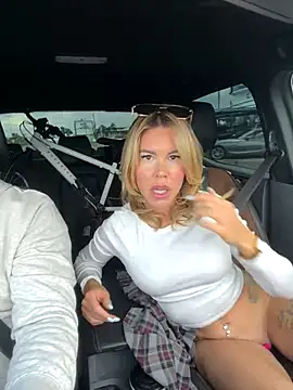 Snapshot of Lara_Bergmann chatting on 12-03-24, 11:55 Lara Bergmann online show from 12-03-24, 11:55