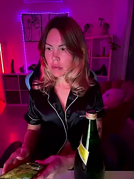 Snapshot of Lara_Bergmann chatting on 01-14-26, 05:29 Lara Bergmann online show from 01-14-26, 05:29