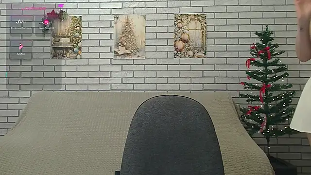 Snapshot of EmiliaDuchess chatting on 01-25-25, 08:00 EmiliaDuchess online show from 01-25-25, 08:00