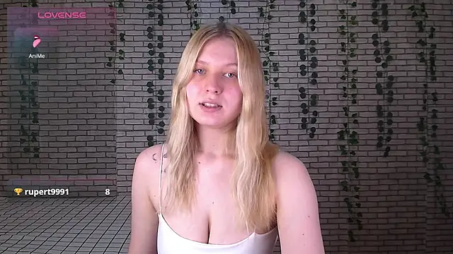 Snapshot of EmiliaDuchess chatting on 10-13-25, 09:53 EmiliaDuchess online show from 10-13-25, 09:53