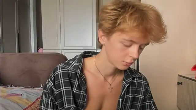 agelandreww online show from 06-17-26, 08:50