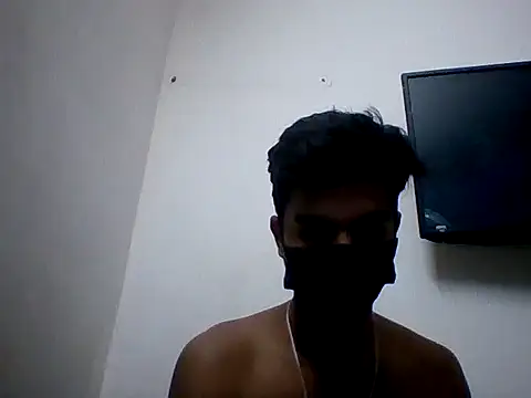 Snapshot of Bangalore_boy29 chatting on 12-21-25, 06:37 Bangalore boy29 online show from 12-21-25, 06:37