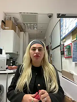 Snapshot of Arabellalee23 chatting on 02-21-25, 04:05 Arabellalee23 online show from 02-21-25, 04:05