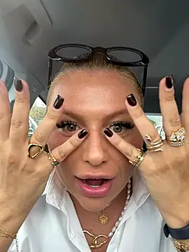 Snapshot of Arabellalee23 chatting on 10-04-25, 01:20 Arabellalee23 online show from 10-04-25, 01:20