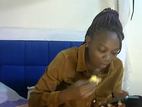 Snapshot of beauty_petite chatting on 10-11-25, 05:50 beauty petite online show from 10-11-25, 05:50