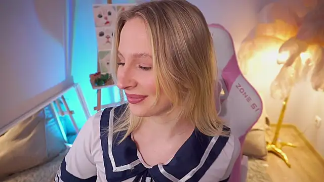 Snapshot of AnnLevine chatting on 01-10-26, 01:46 AnnLevine online show from 01-10-26, 01:46