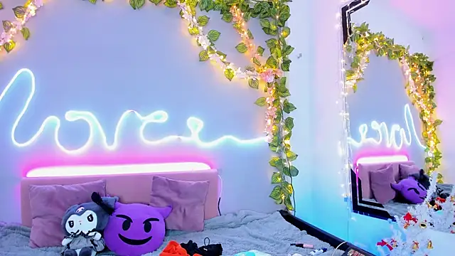 YouliteSllut2 online show from 12-20-24, 07:50