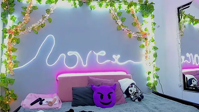 YouliteSllut2 online show from 12-28-24, 01:08