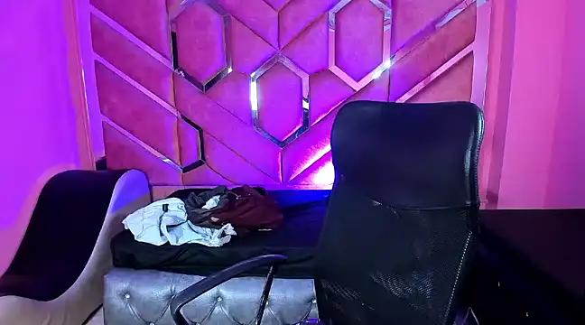 Snapshot of Olivia_Fox69 chatting on 03-08-25, 03:50 Olivia Fox69 online show from 03-08-25, 03:50