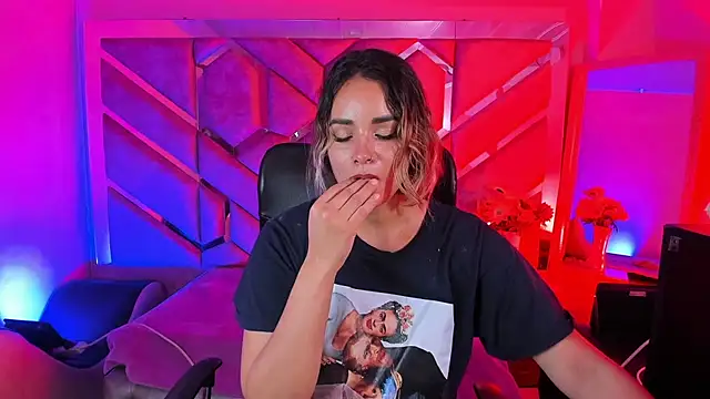 Snapshot of Olivia_Fox69 chatting on 01-16-26, 04:16 Olivia Fox69 online show from 01-16-26, 04:16