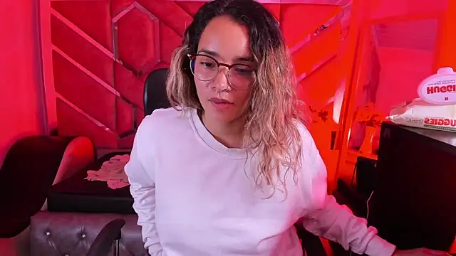 Snapshot of Olivia_Fox69 chatting on 02-04-26, 03:56 Olivia Fox69 online show from 02-04-26, 03:56