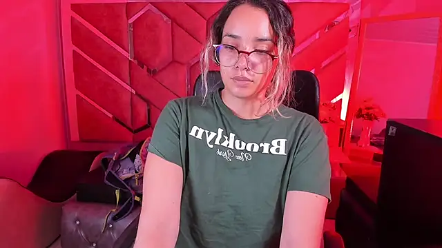 Snapshot of Olivia_Fox69 chatting on 02-08-26, 03:54 Olivia Fox69 online show from 02-08-26, 03:54