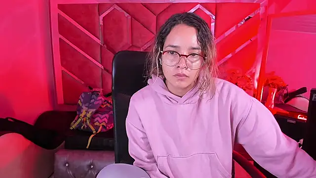 Snapshot of Olivia_Fox69 chatting on 02-09-26, 04:16 Olivia Fox69 online show from 02-09-26, 04:16