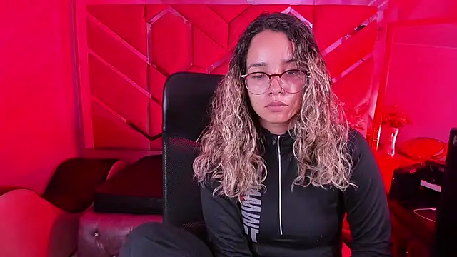 Snapshot of Olivia_Fox69 chatting on 02-11-26, 03:44 Olivia Fox69 online show from 02-11-26, 03:44