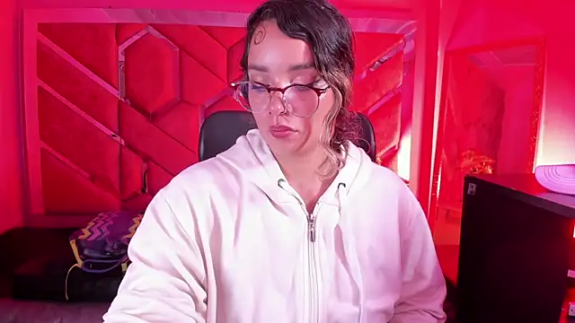 Snapshot of Olivia_Fox69 chatting on 03-02-26, 02:36 Olivia Fox69 online show from 03-02-26, 02:36