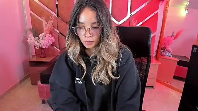 Olivia Fox69 online show from 07-10-26, 04:17