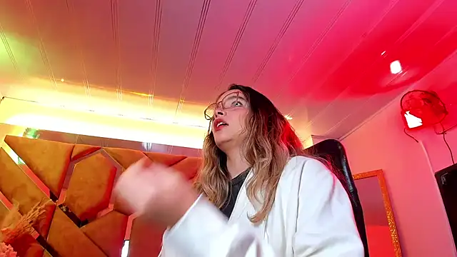 Olivia Fox69 online show from 07-18-26, 03:11