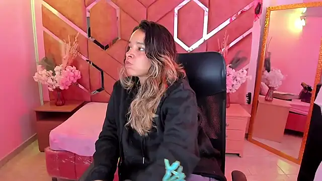 Olivia Fox69 online show from 07-24-26, 04:32