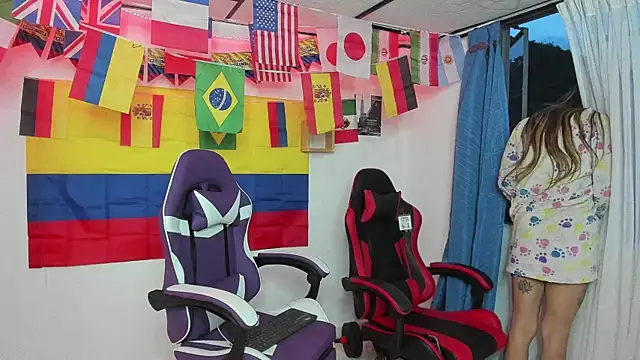 parejacaliente20154 online show from 06-12-26, 10:36